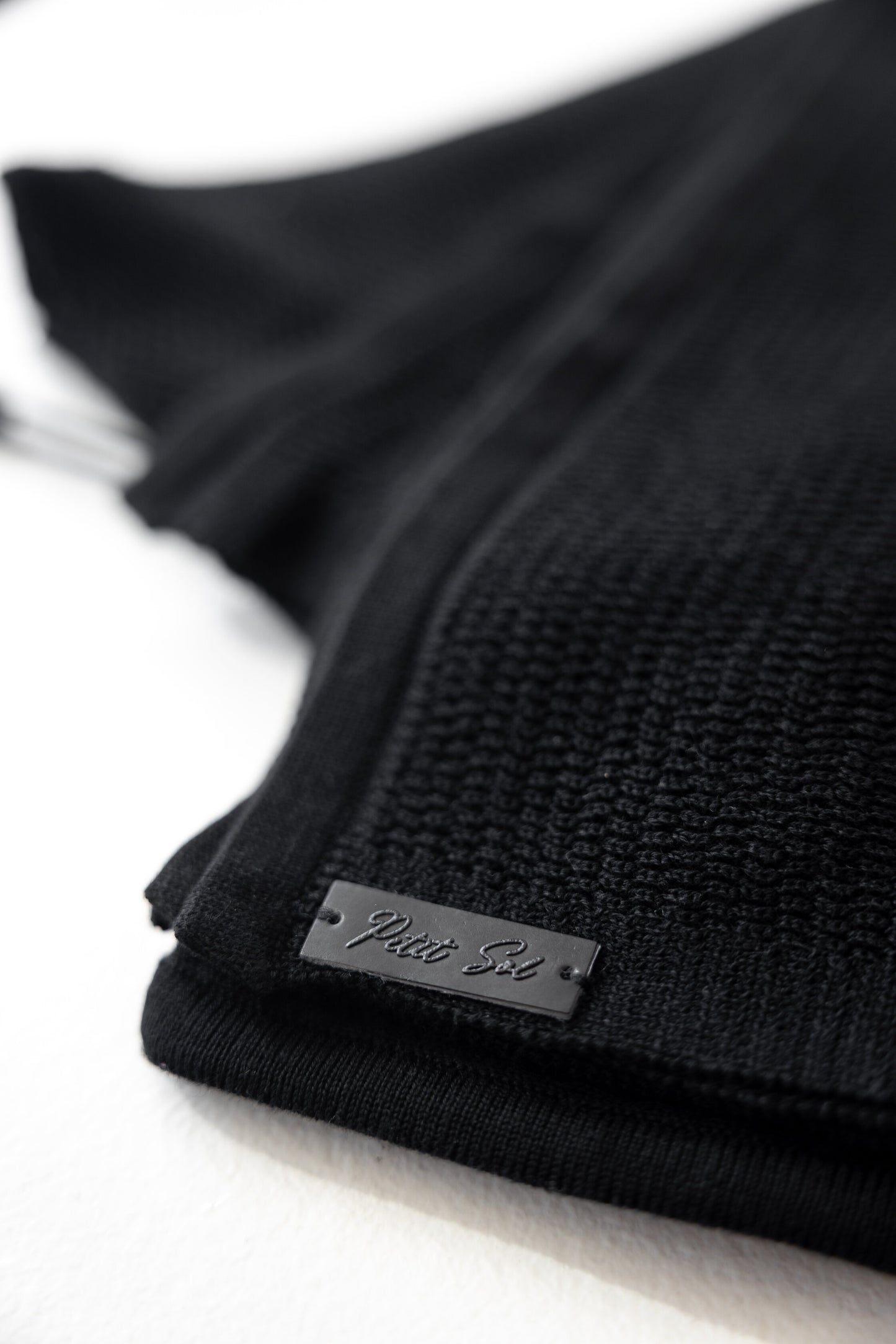 Sol Nursing Cocoon in Ash Black