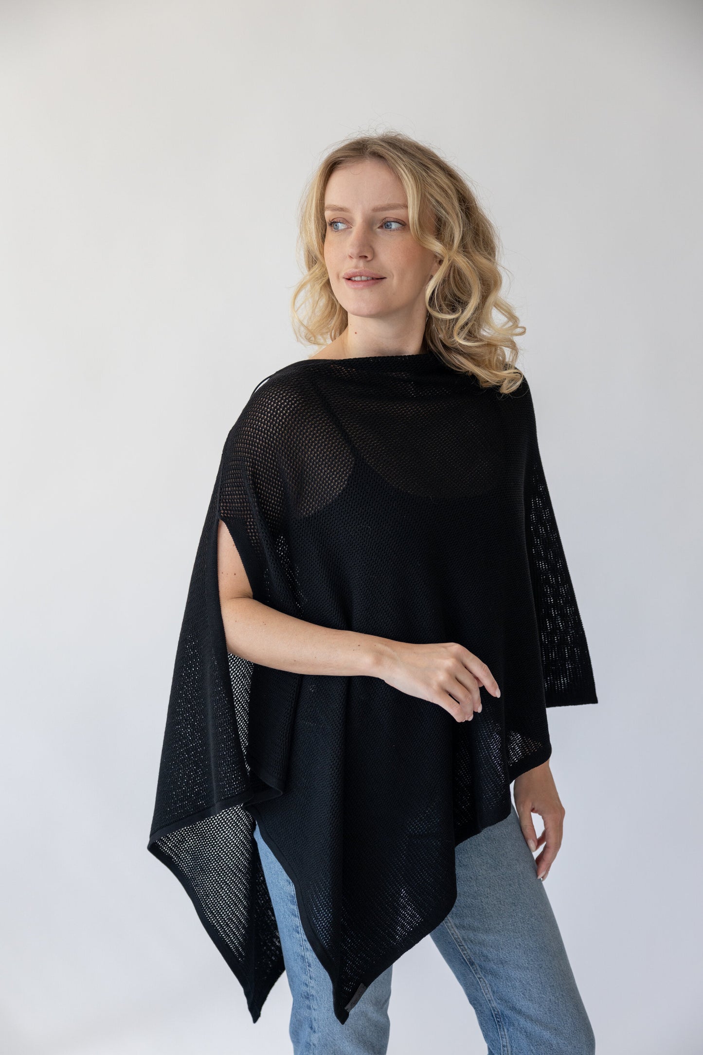 Sol Nursing Cocoon in Ash Black