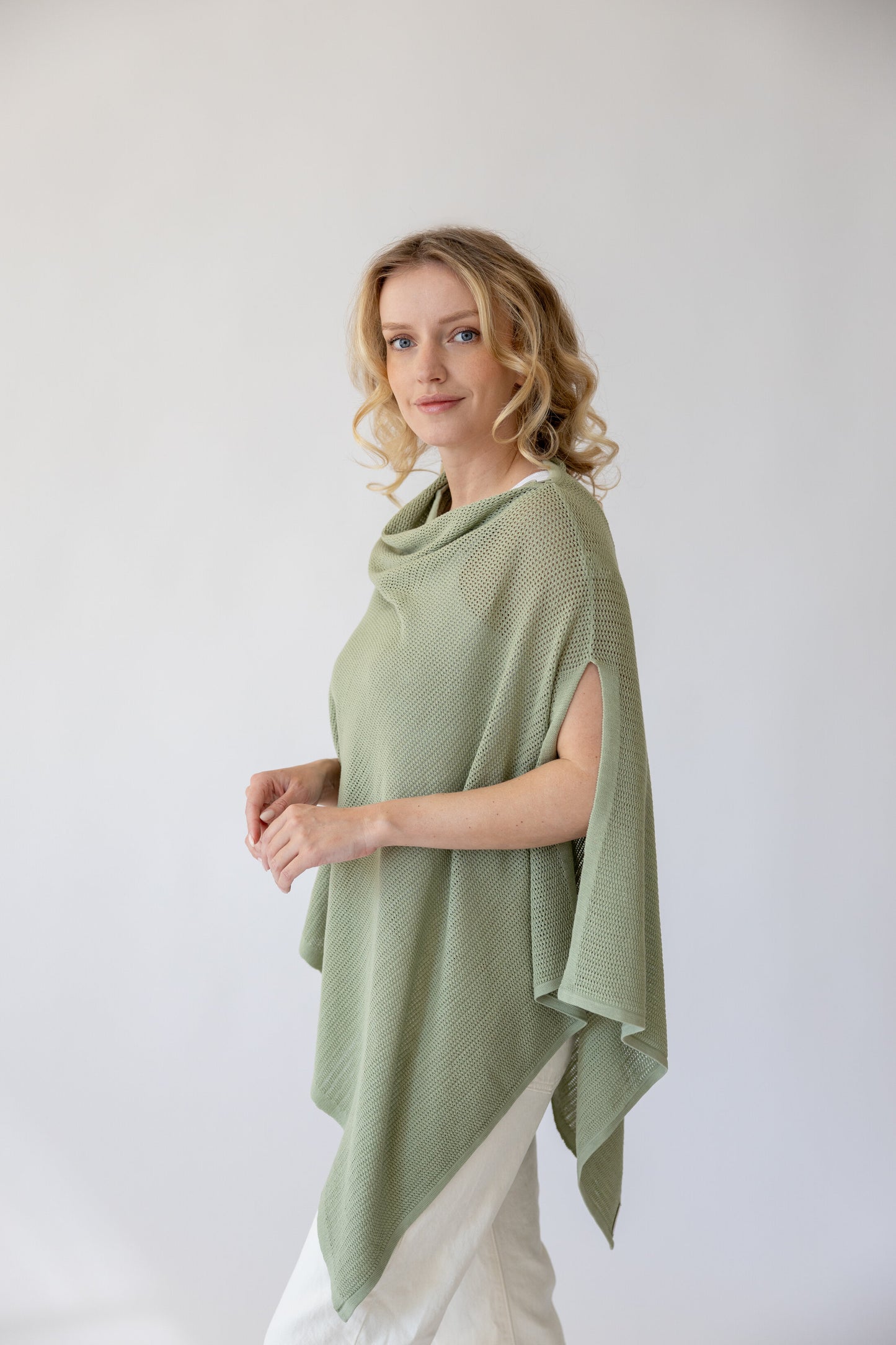 Sol Nursing Cocoon in Sage